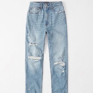 Ambercrombie & Fitch - Ultra High Rise Mom Jean